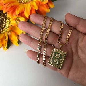 Letter"R"Necklace Yellow Gold